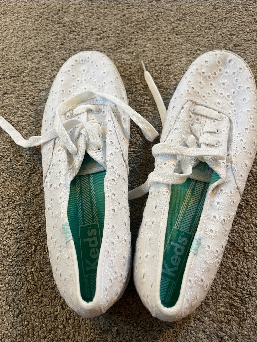 Keds white eyelet sz 9.5 never worn outside, only tried on